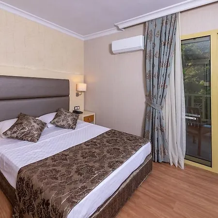 Hotel Faros Grand 3*
